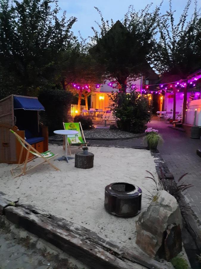 Altstadtcafe Und Pension 하벨베르크 외부 사진